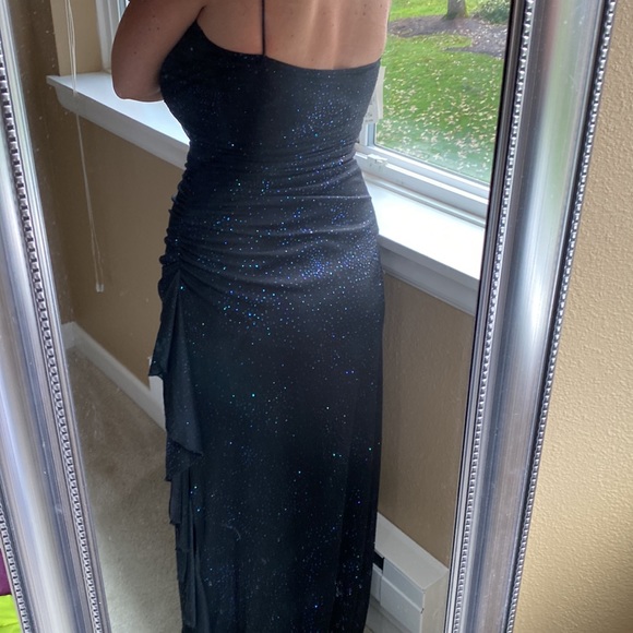 Iridescent evening gown with ruffles and rouching - Picture 4 of 8